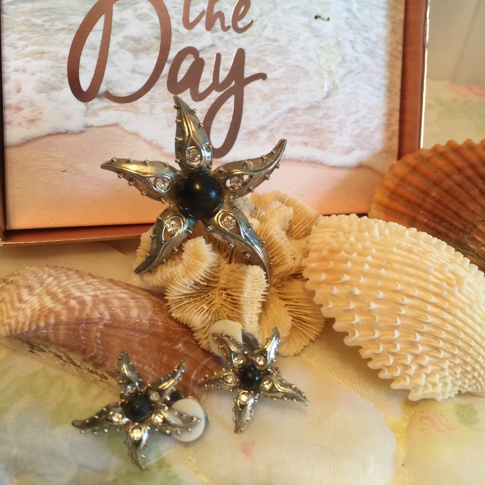 Vintage Silver starfish Nautical pendant  matching earrings